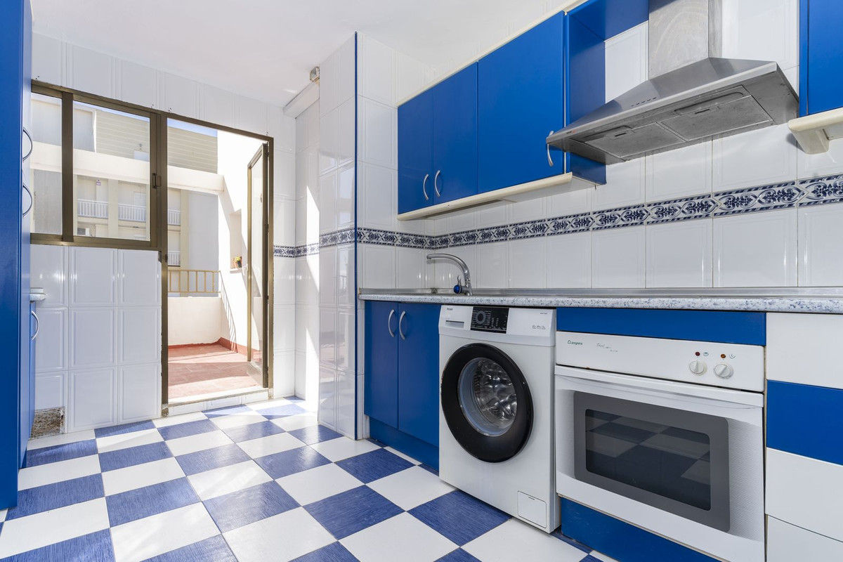 4 Bed, 2 Bath, ApartmentFor Sale, San Luis de Sabinillas, Malaga