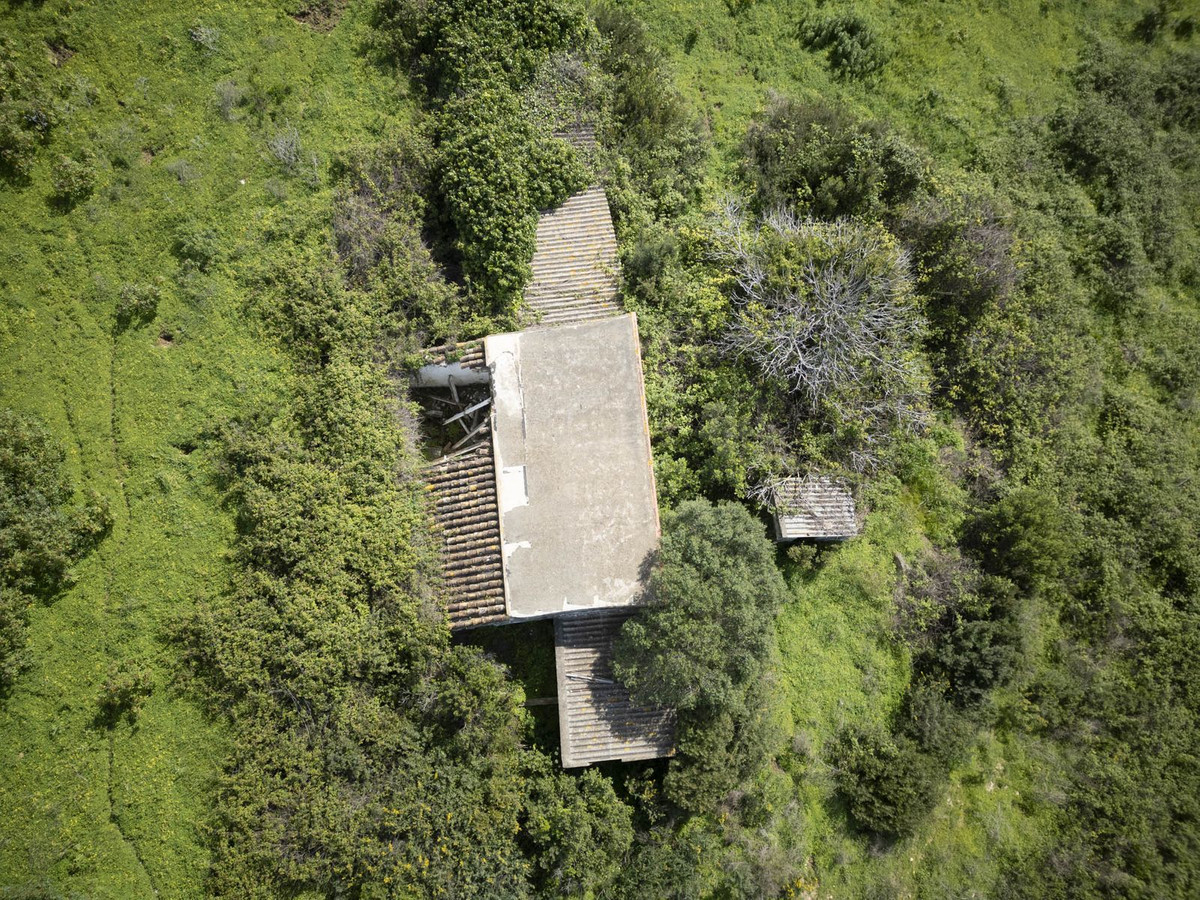 La Duquesa, Malaga, ,For Sale,R5333131