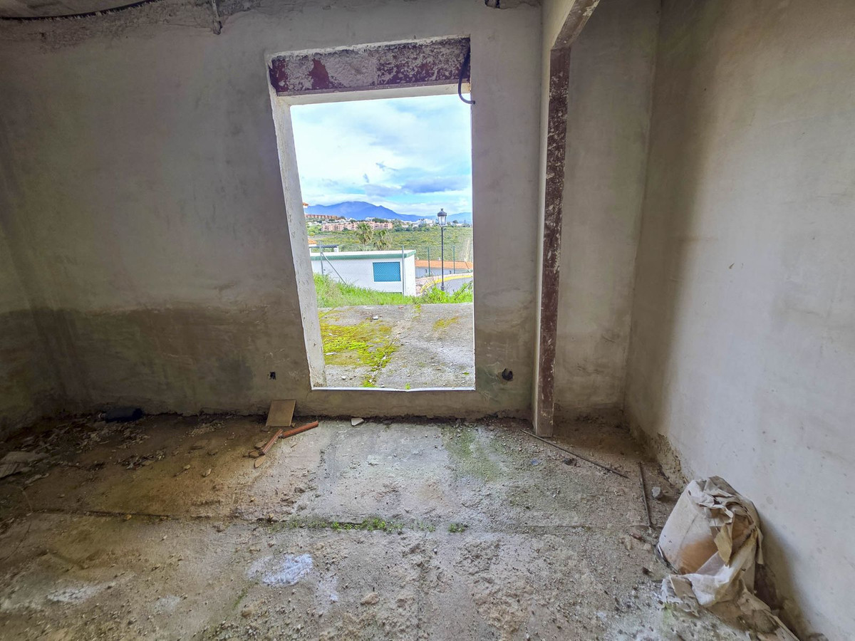 4 Bed, 3 Bath, HouseFor Sale, La Duquesa, Malaga