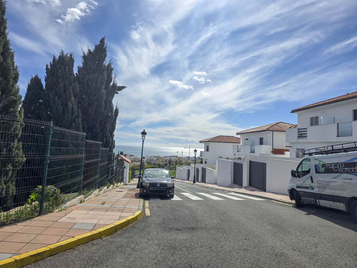 4 Bed, 3 Bath, HouseFor Sale, La Duquesa, Malaga