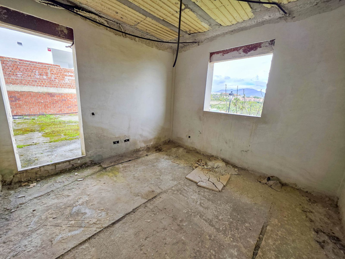 4 Bed, 3 Bath, HouseFor Sale, La Duquesa, Malaga