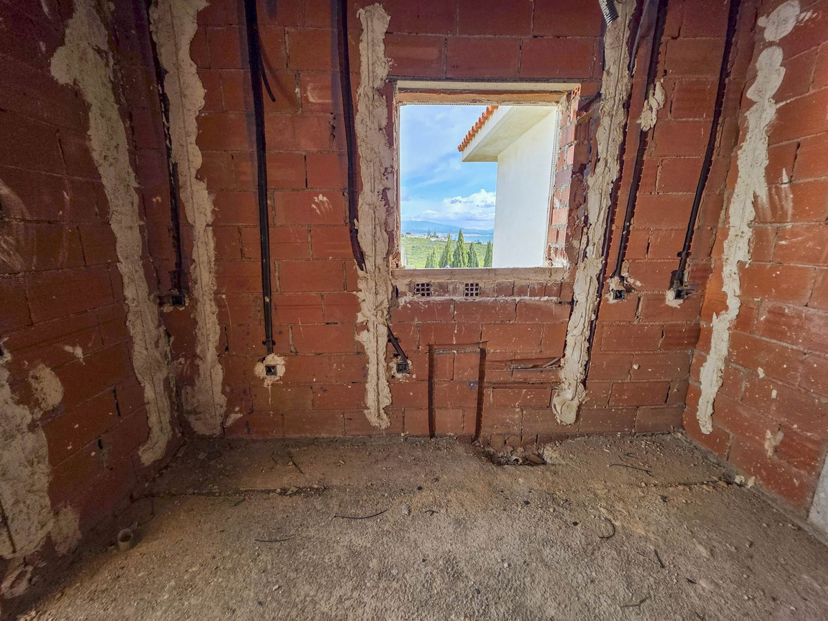 4 Bed, 3 Bath, HouseFor Sale, La Duquesa, Malaga