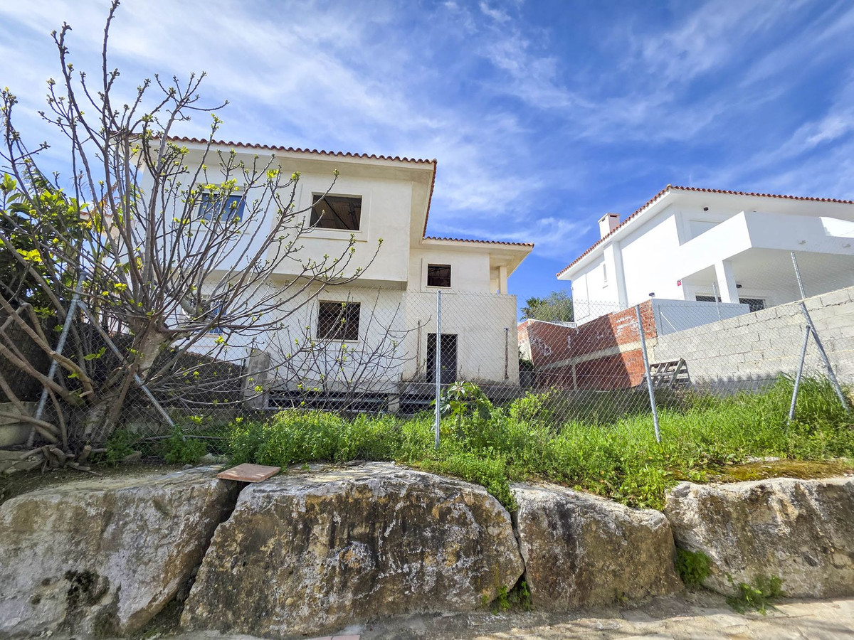 4 Bed, 3 Bath, HouseFor Sale, La Duquesa, Malaga