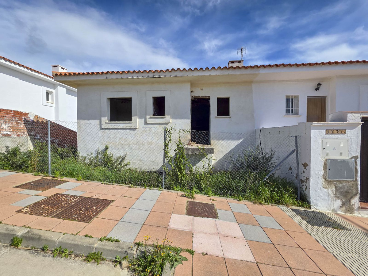4 Bed, 3 Bath, HouseFor Sale, La Duquesa, Malaga