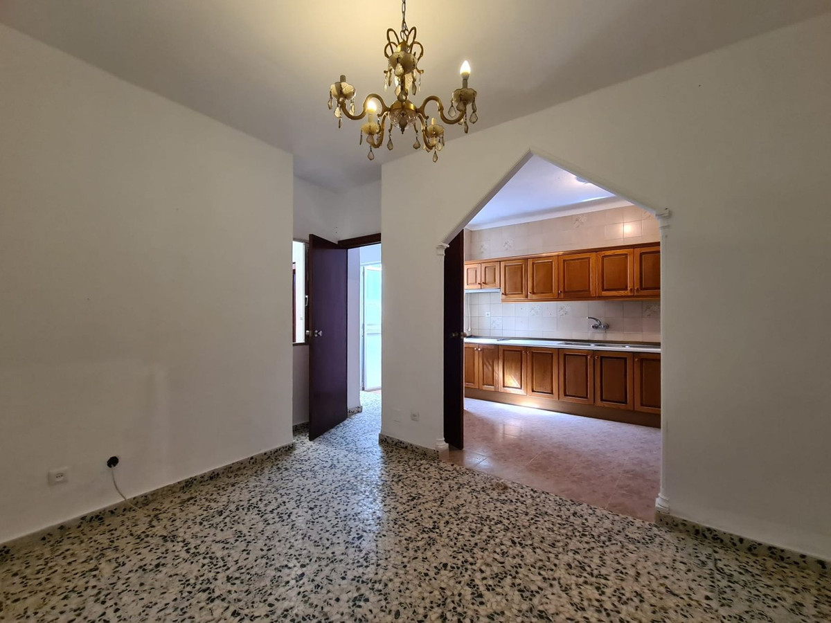 3 Bed, 1 Bath, HouseFor Sale, Estepona, Malaga