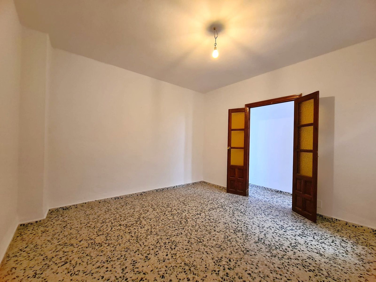 3 Bed, 1 Bath, HouseFor Sale, Estepona, Malaga