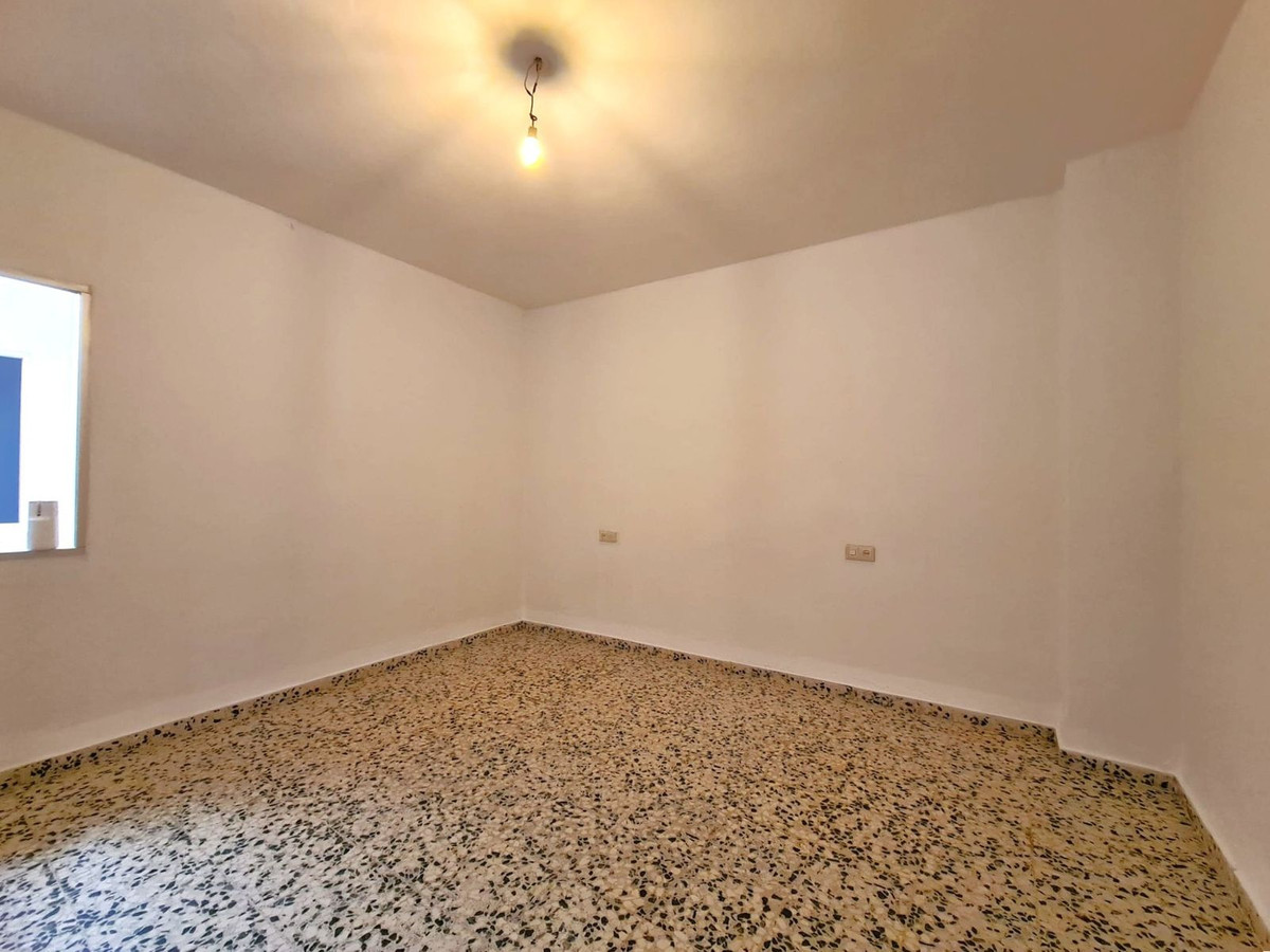 3 Bed, 1 Bath, HouseFor Sale, Estepona, Malaga