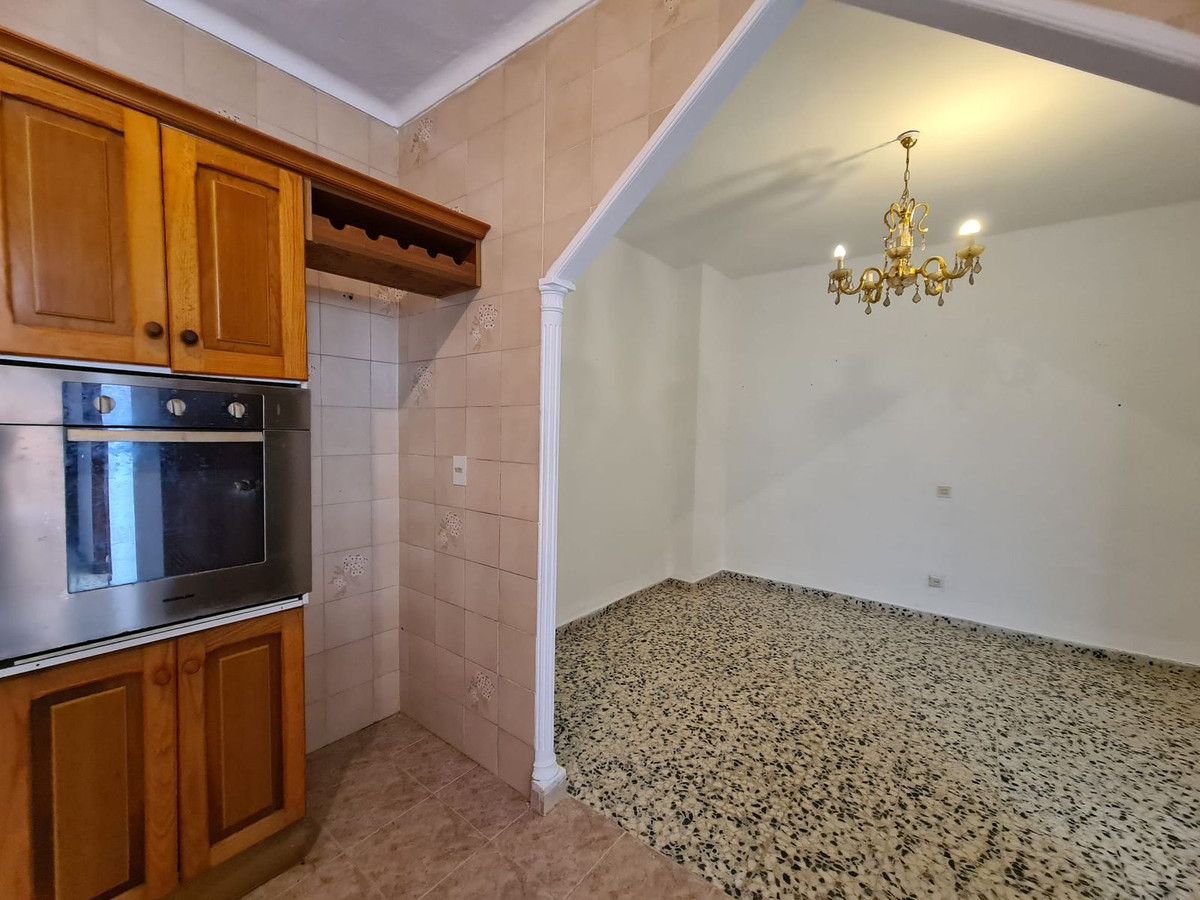 3 Bed, 1 Bath, HouseFor Sale, Estepona, Malaga