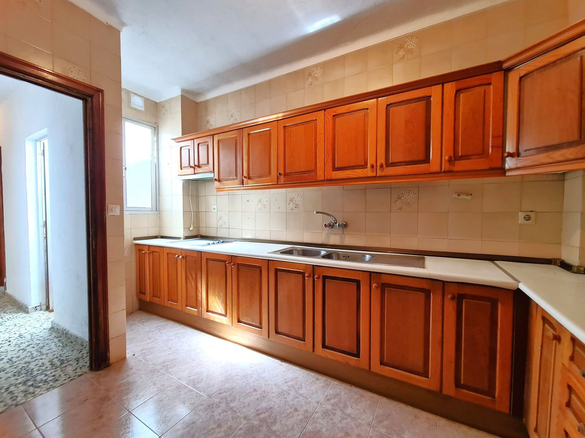 3 Bed, 1 Bath, HouseFor Sale, Estepona, Malaga