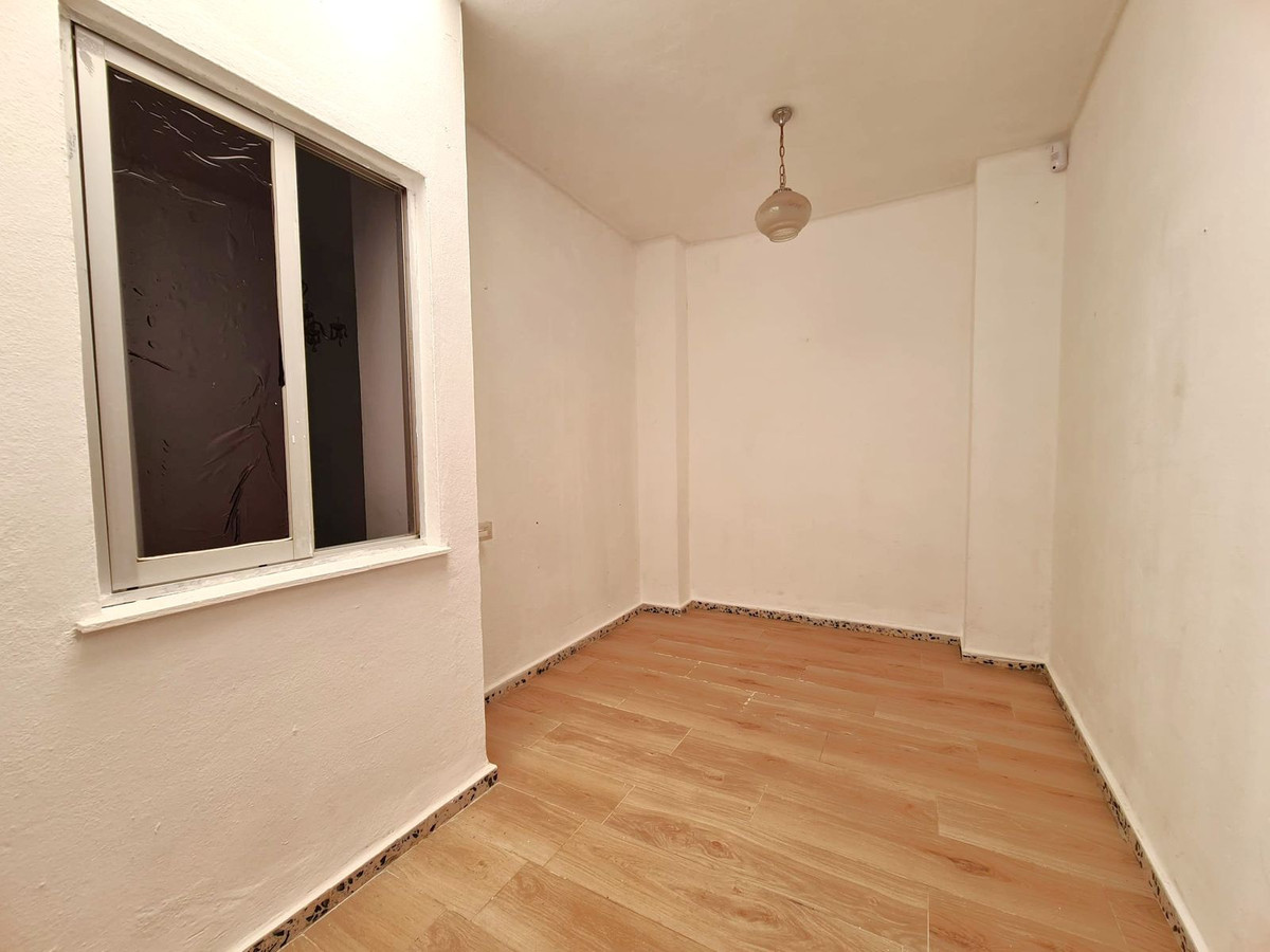 3 Bed, 1 Bath, HouseFor Sale, Estepona, Malaga