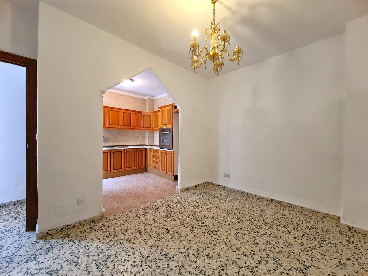 3 Bed, 1 Bath, HouseFor Sale, Estepona, Malaga