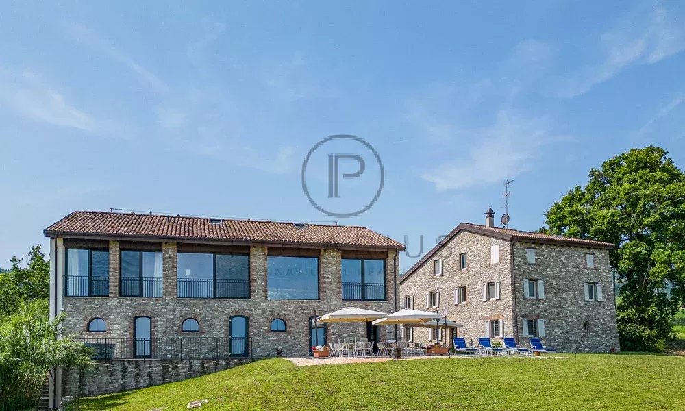 10 Bed, 13 Bath, HouseFor Sale, Zocca, Modena