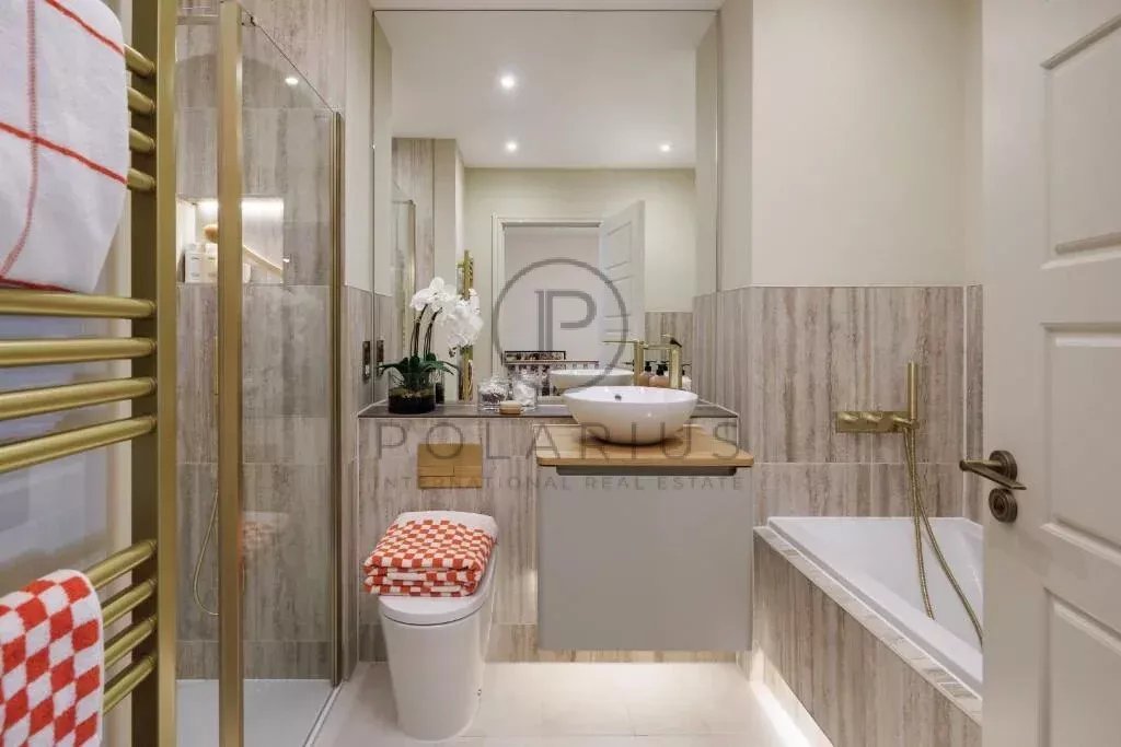 5 Bed, 5 Bath, HouseFor Sale, London, Greater London (city Of London)