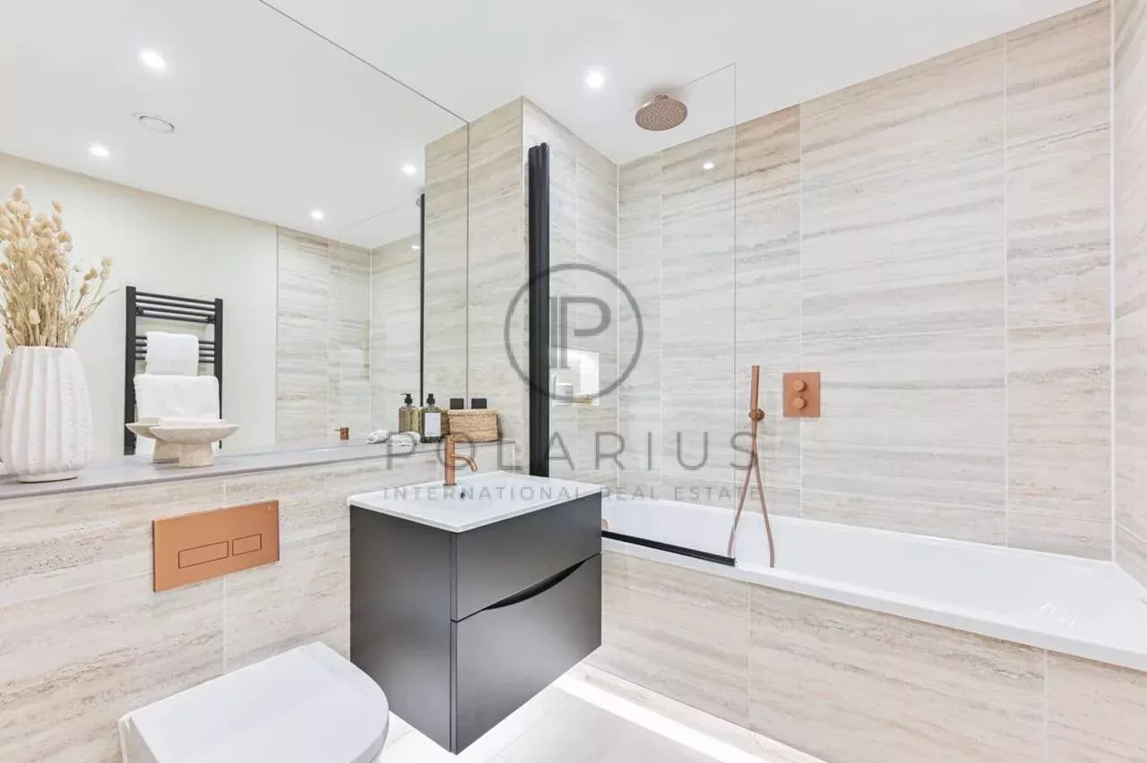 2 Bed, 1 Bath, ApartmentFor Sale, London, Greater London (city Of London)