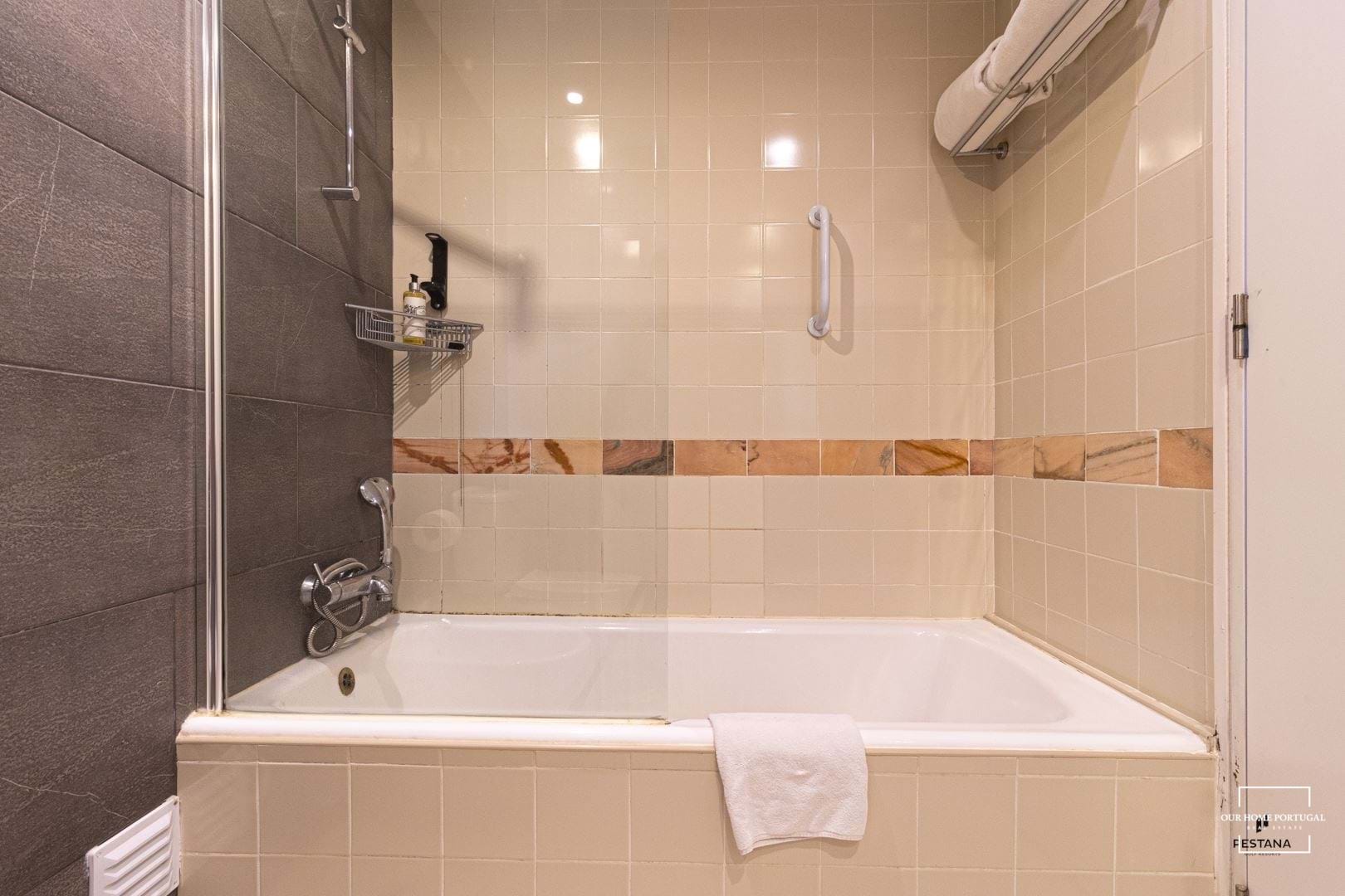 1 Bed, 1 Bath, ApartmentFor Sale, Portimao, Faro, 8500-088