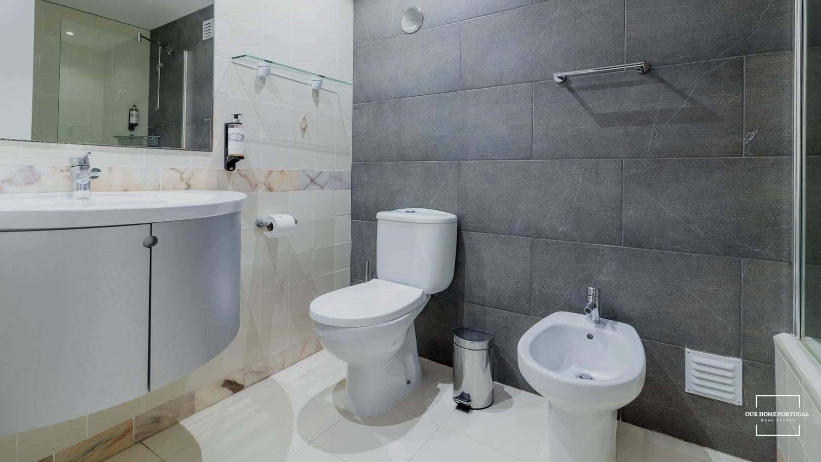 1 Bed, 1 Bath, ApartmentFor Sale, Portimao, Faro, 8500-088