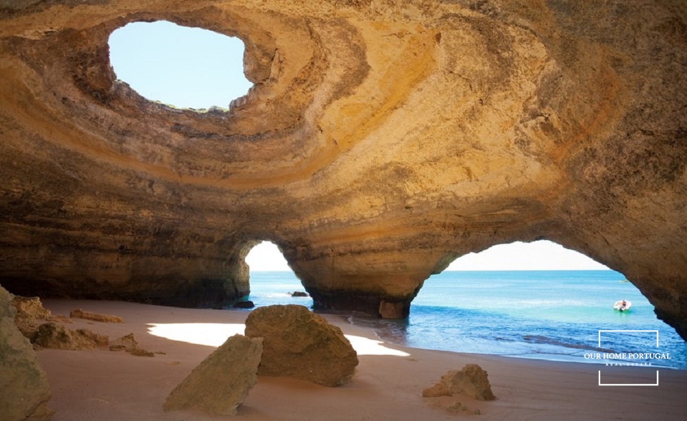 3 Bed, 2 Bath, HouseFor Sale, Lagoa, Faro, 8401-908