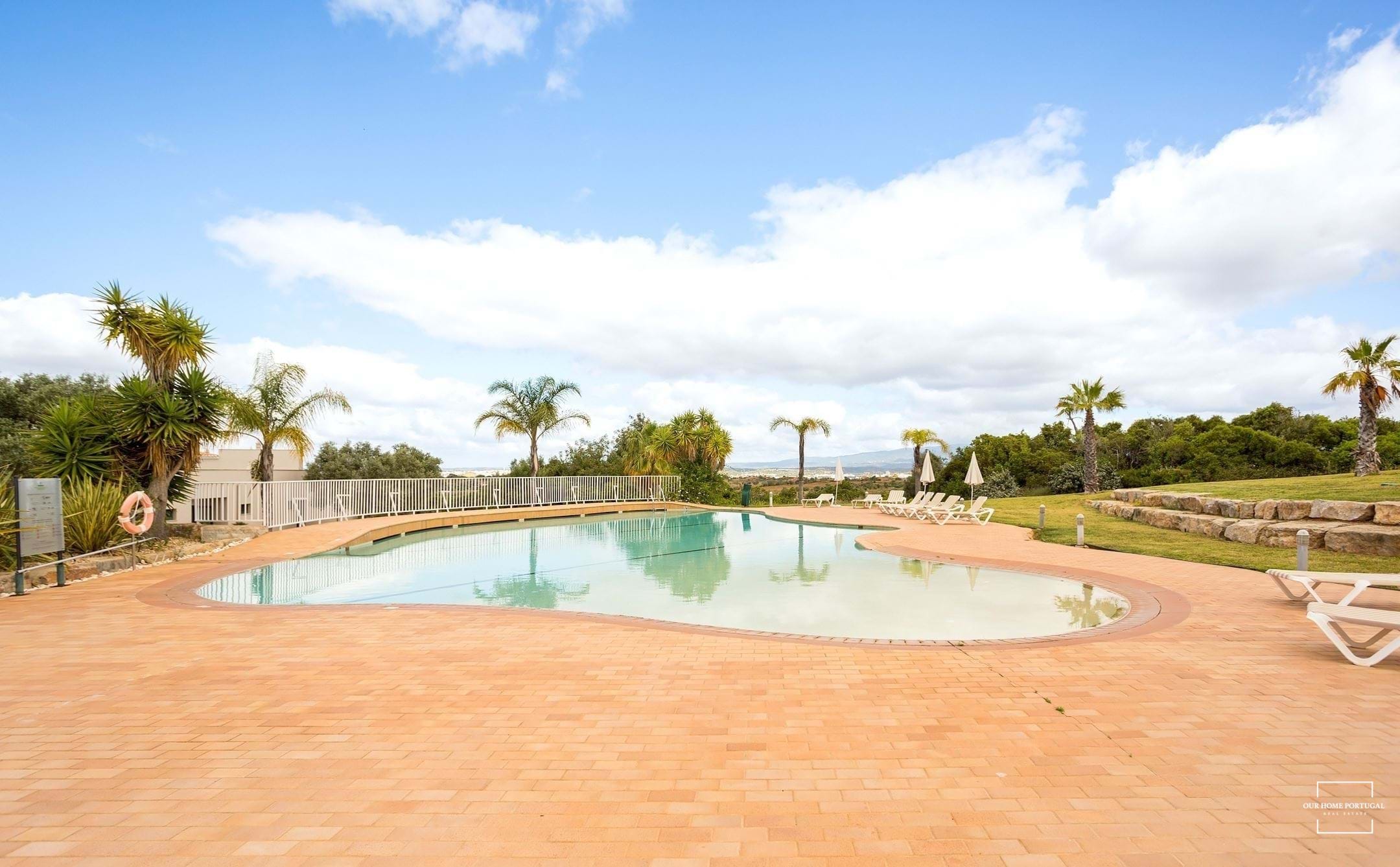 1 Bath, ApartmentFor Sale, Lagoa, Faro, 8400-557