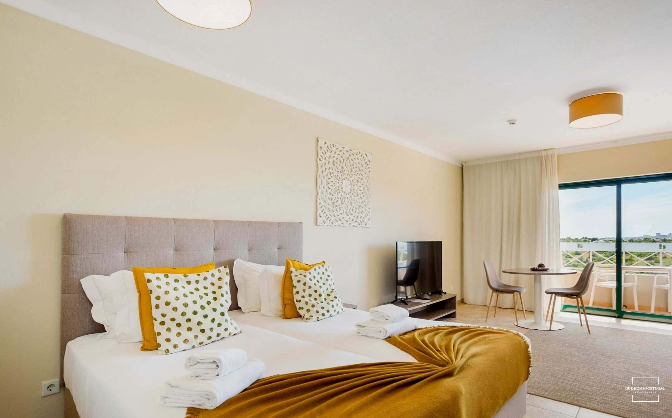 1 Bath, ApartmentFor Sale, Lagoa, Faro, 8400-557