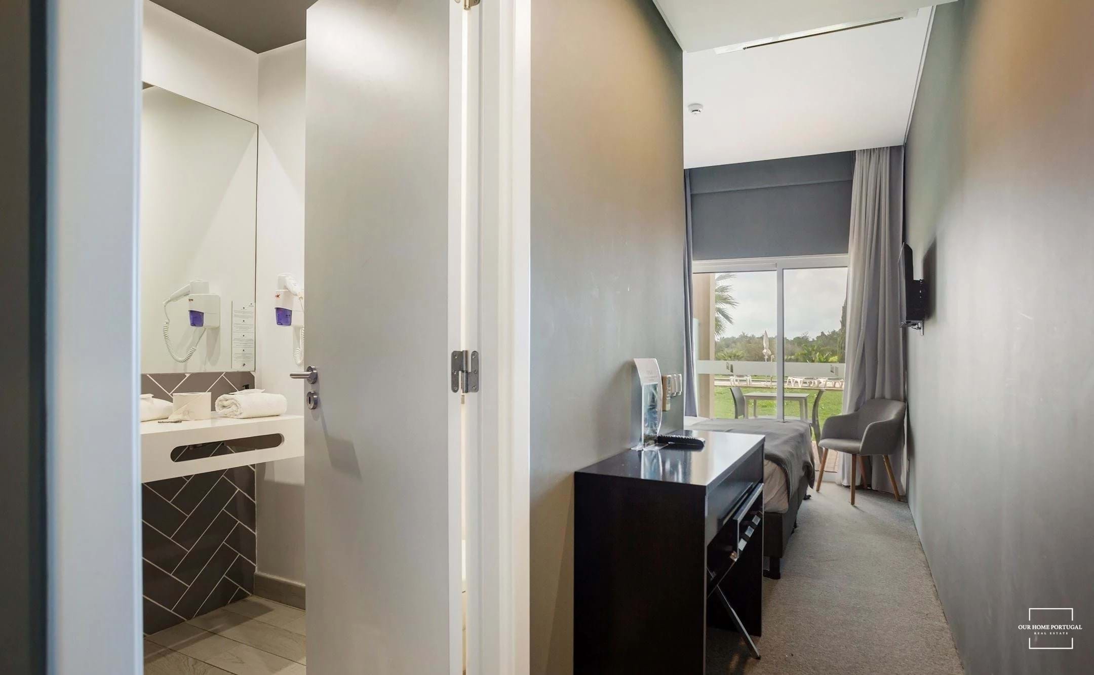 1 Bed, 1 Bath, ApartmentFor Sale, Carvoeiro, Lagoa, Faro, 8400-526