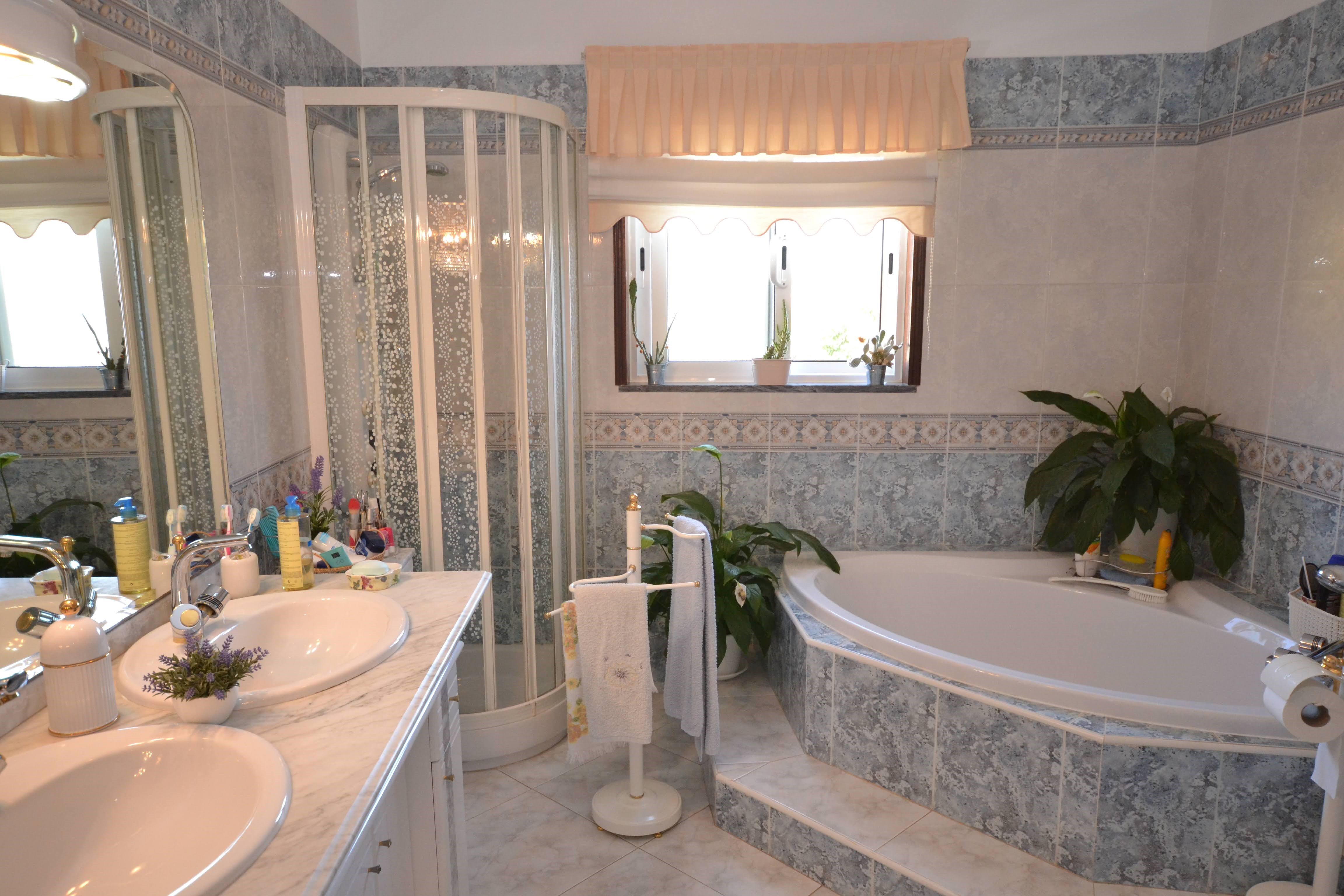 3 Bed, 6 Bath, HouseFor Sale, Loulé, Faro, 8100-287