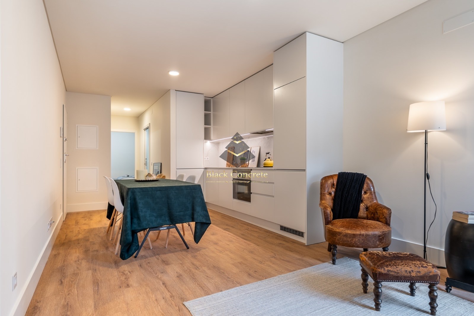 2 Bed, 1 Bath, ApartmentFor Sale, Lisboa, Lisboa, 1200-211