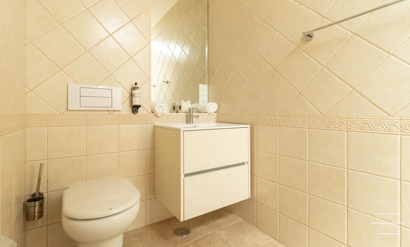 1 Bed, 2 Bath, ApartmentFor Sale, Lagoa, Faro, 8400-121