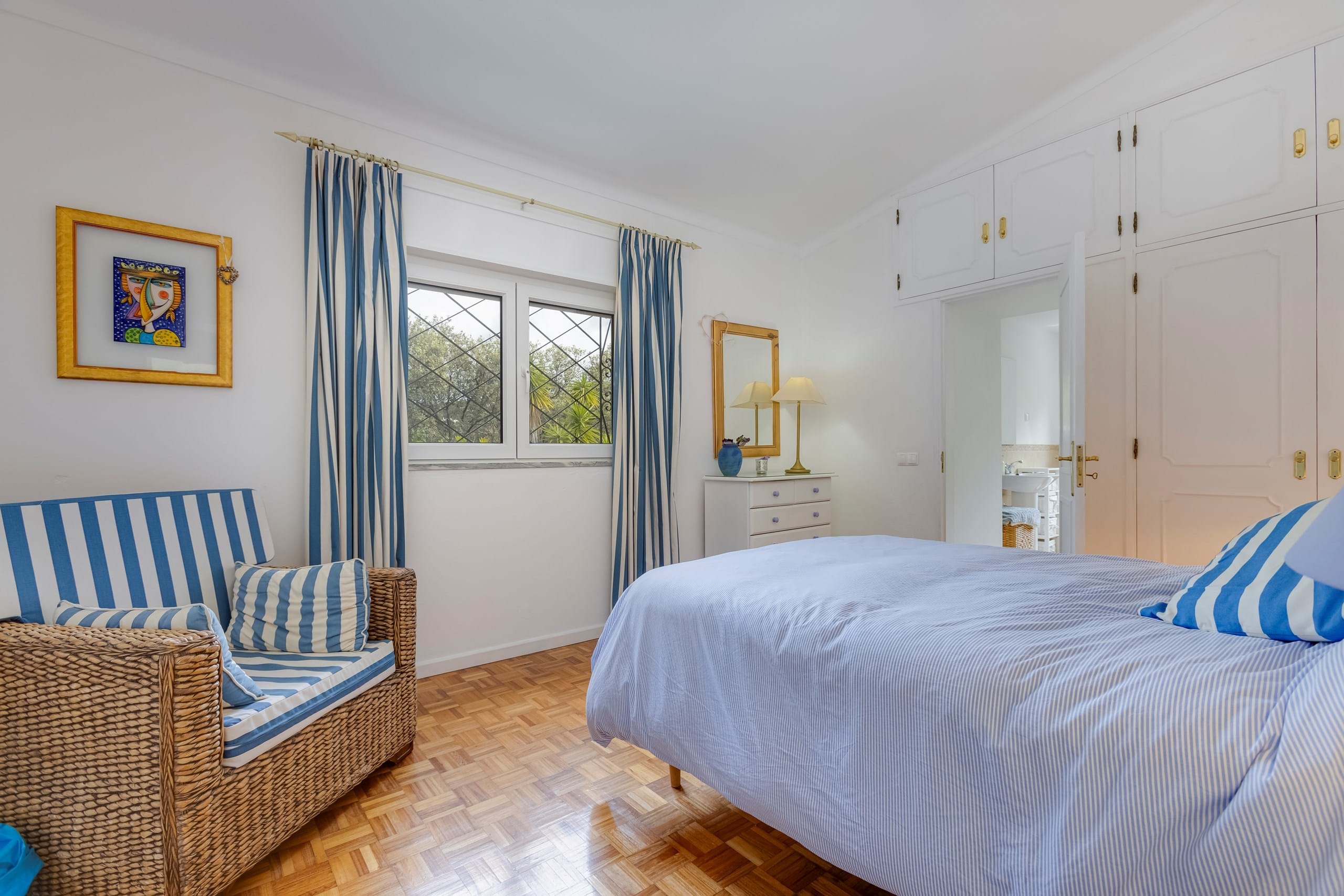 4 Bed, 3 Bath, HouseFor Sale, Faro, Faro, 8005-488