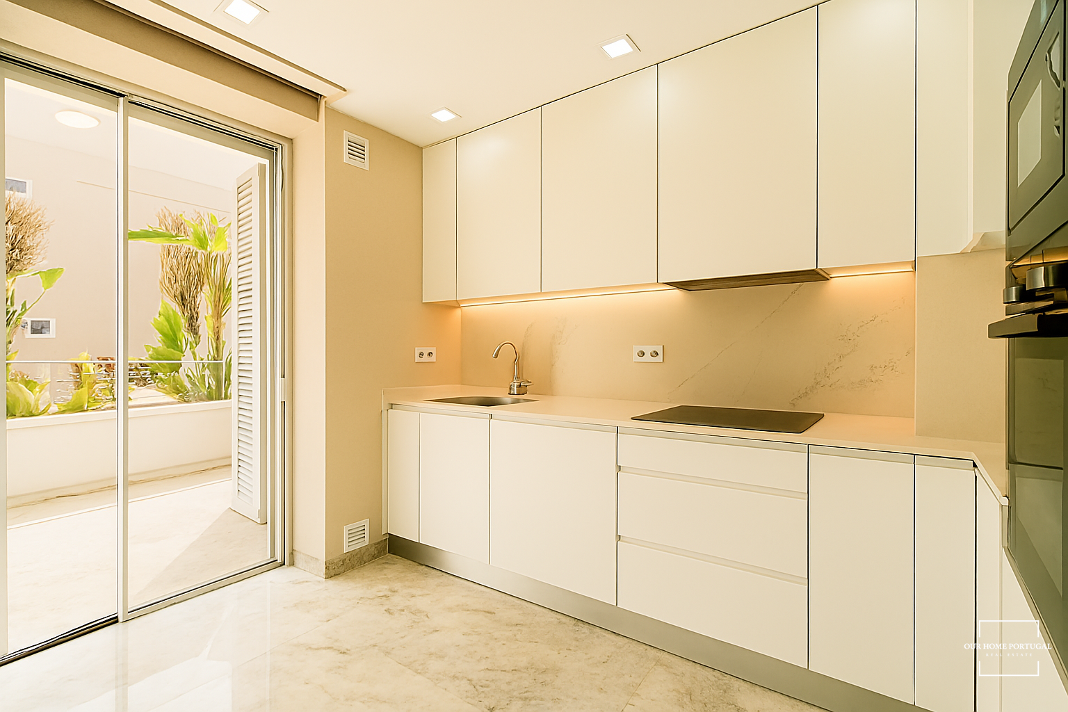 3 Bed, 2 Bath, ApartmentFor Sale, Lagos, Faro, 8600-700