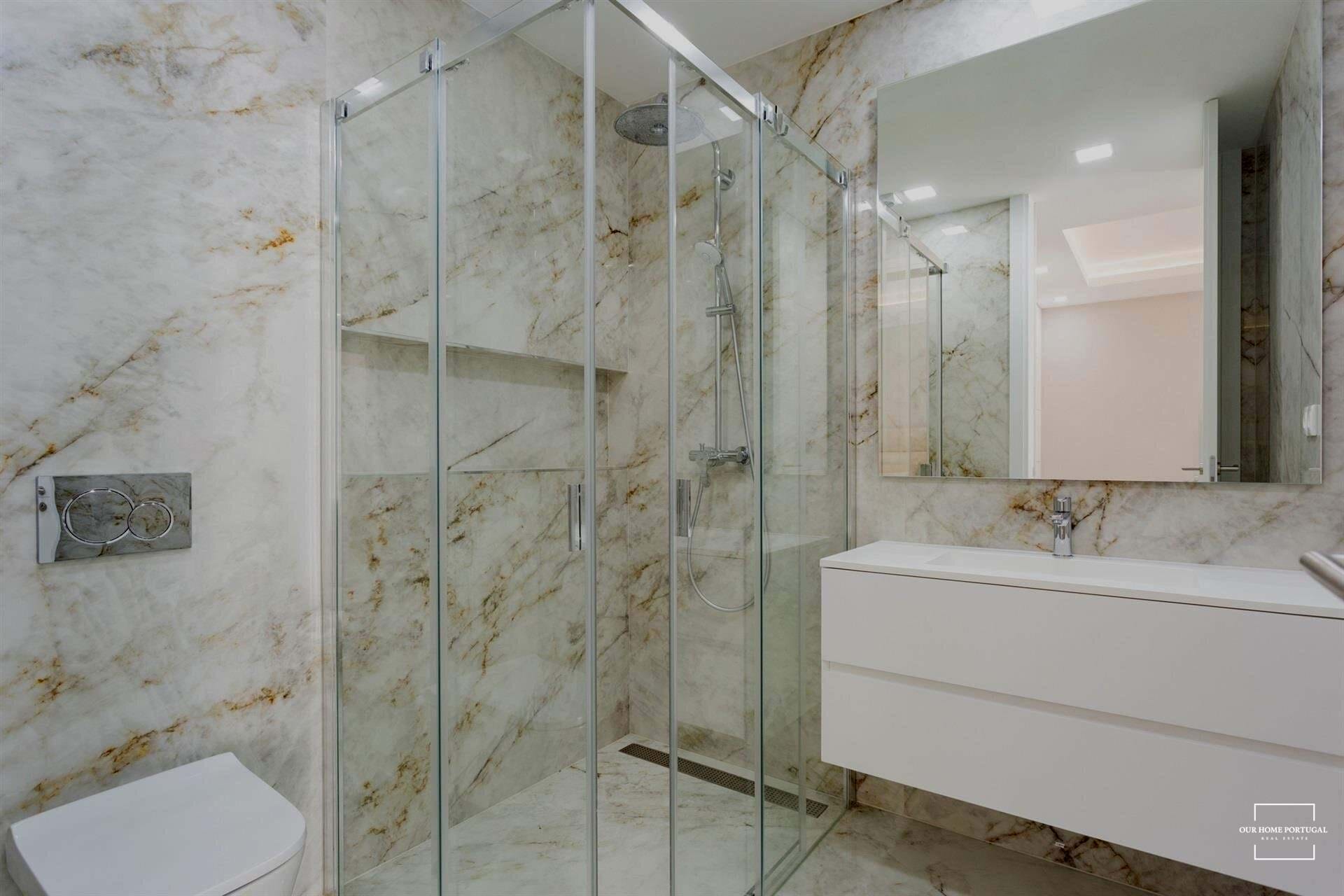 3 Bed, 2 Bath, ApartmentFor Sale, Lagos, Faro, 8600-700