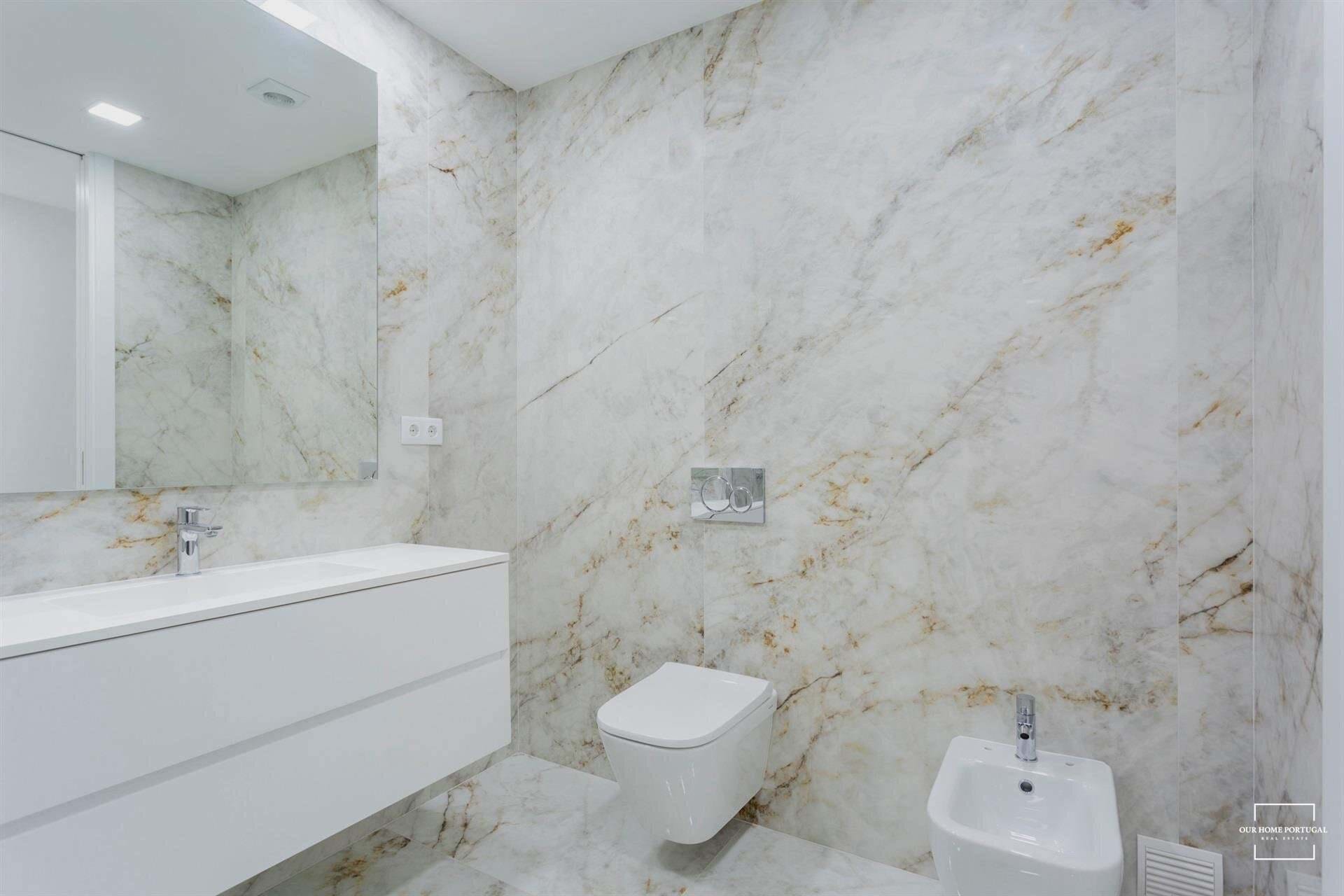 3 Bed, 2 Bath, ApartmentFor Sale, Lagos, Faro, 8600-700