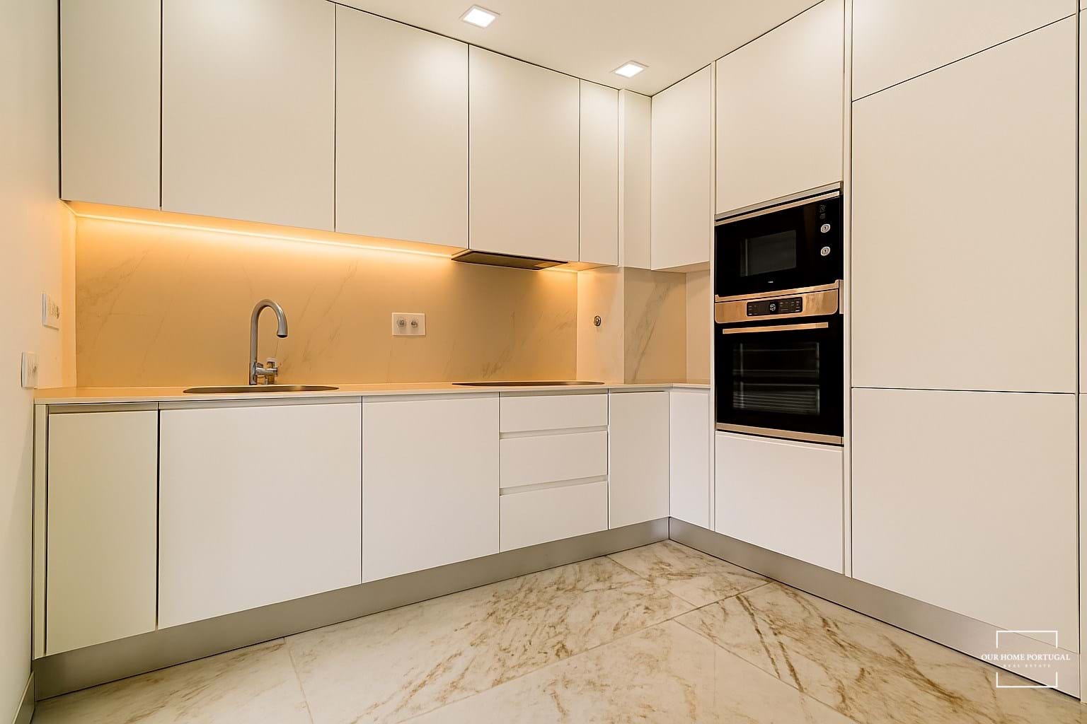 2 Bed, 2 Bath, ApartmentFor Sale, Lagos, Faro, 8600-700