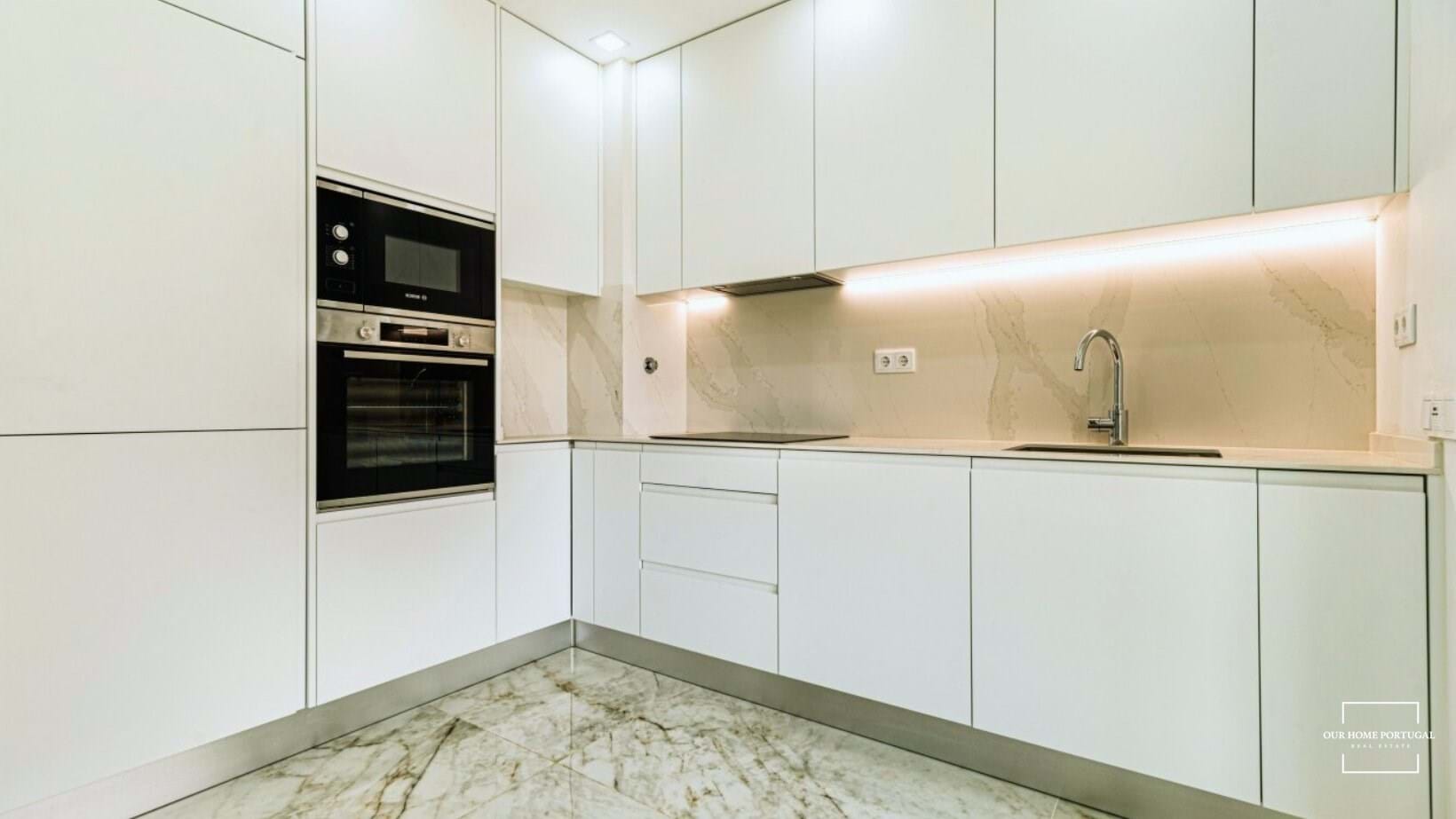 2 Bed, 2 Bath, ApartmentFor Sale, Lagos, Faro, 8600-641