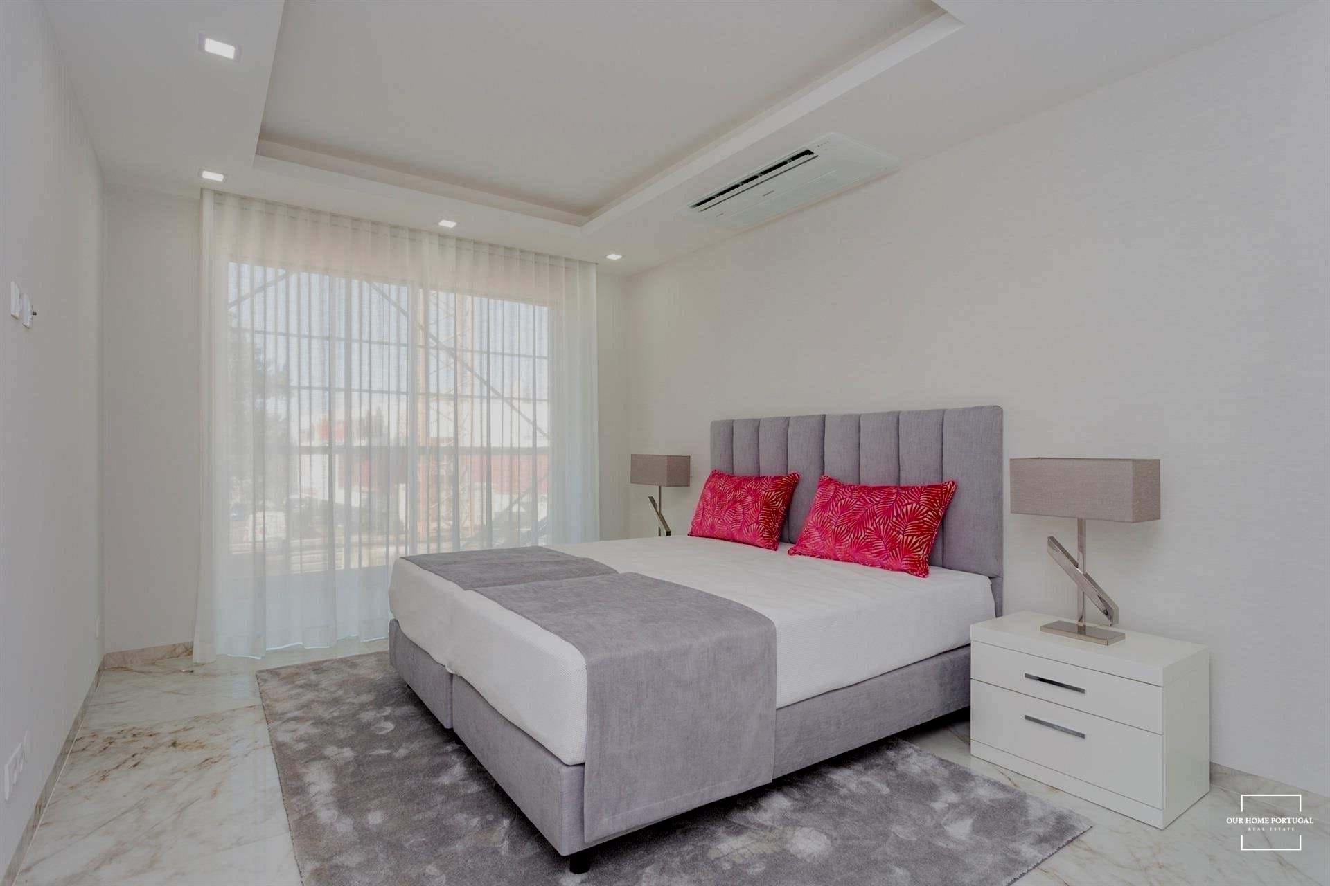 3 Bed, 3 Bath, ApartmentFor Sale, Lagos, Faro, 8600-600