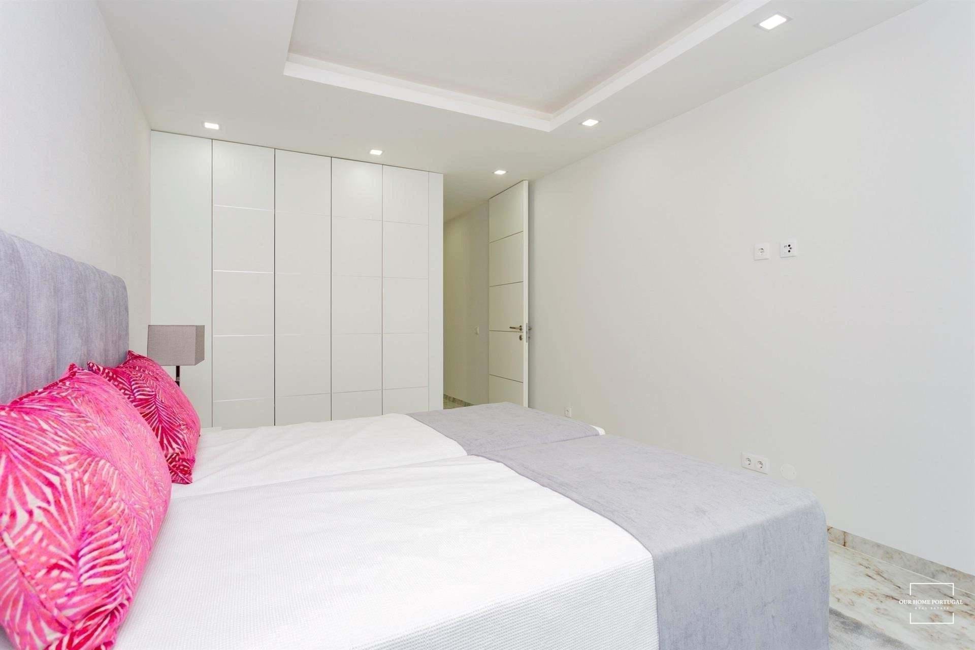 3 Bed, 3 Bath, ApartmentFor Sale, Lagos, Faro, 8600-600