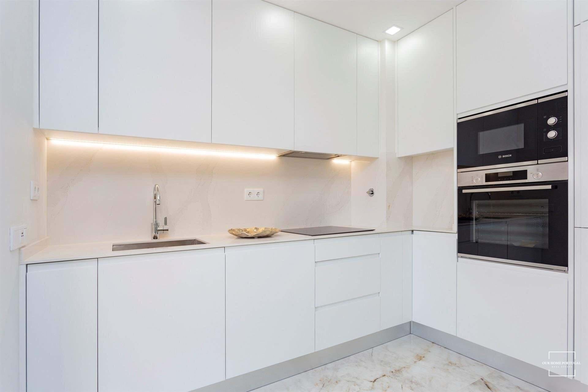 3 Bed, 3 Bath, ApartmentFor Sale, Lagos, Faro, 8600-600