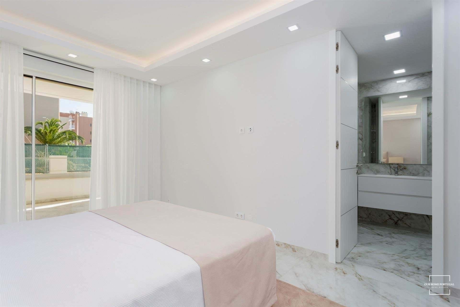 3 Bed, 3 Bath, ApartmentFor Sale, Lagos, Faro, 8600-600