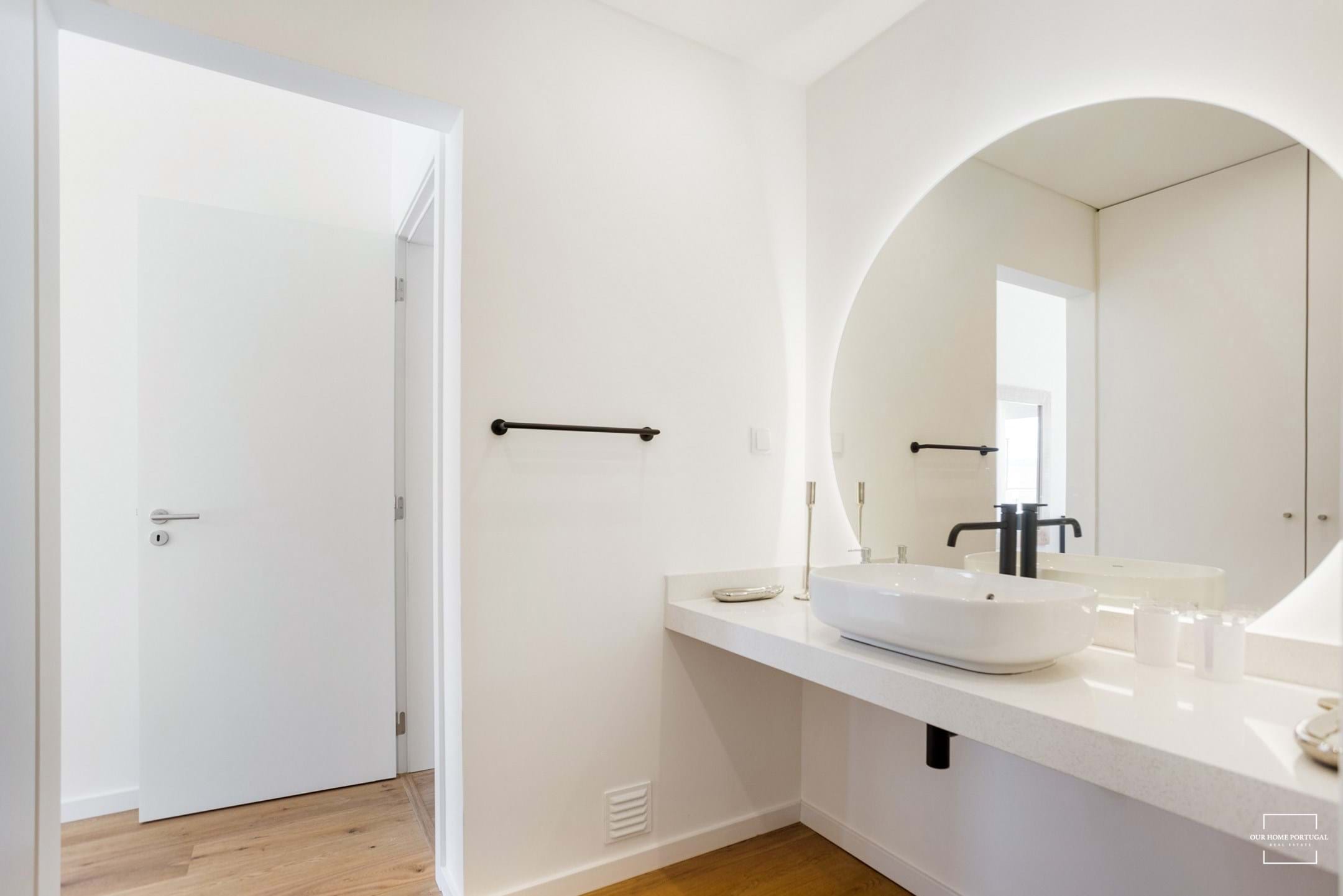 3 Bed, 2 Bath, ApartmentFor Sale, Lagoa, Faro, 8400-561