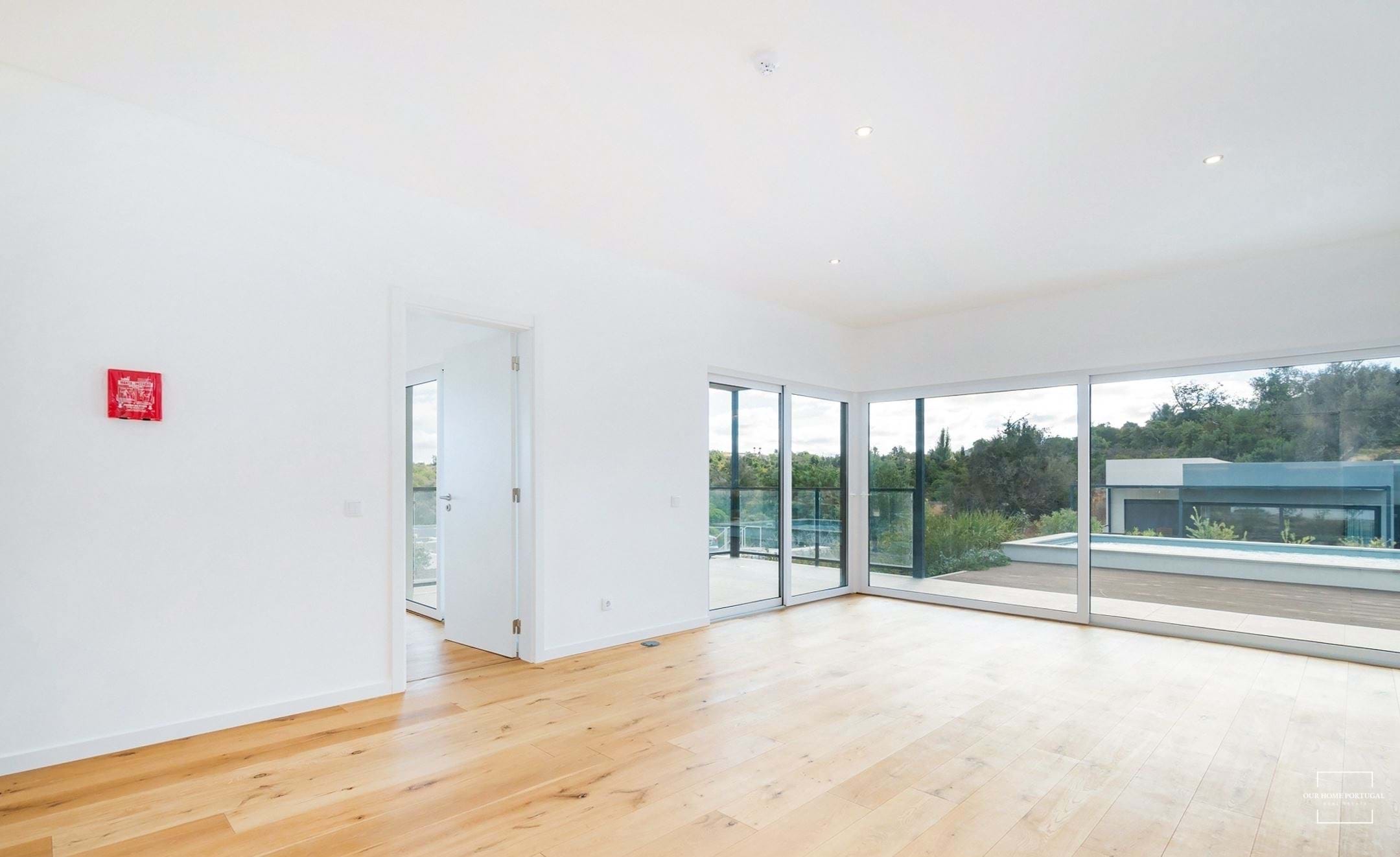 3 Bed, 2 Bath, HouseFor Sale, Lagoa, Faro, 8400-561