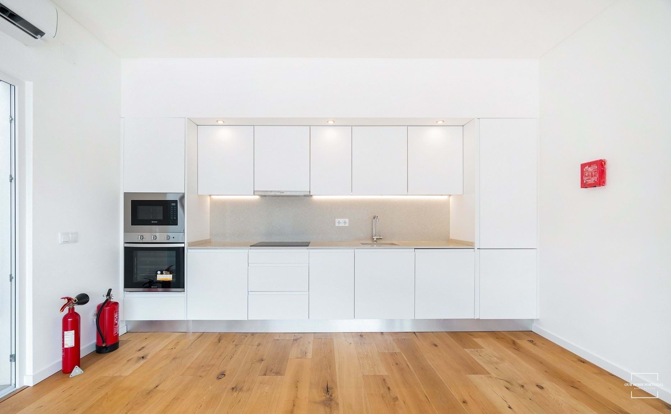 3 Bed, 2 Bath, HouseFor Sale, Lagoa, Faro, 8400-561