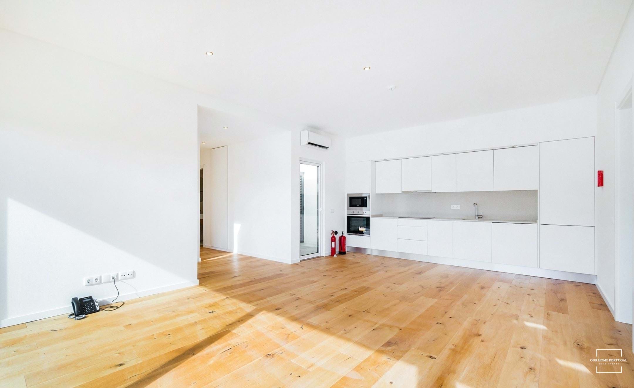 3 Bed, 2 Bath, HouseFor Sale, Lagoa, Faro, 8400-561