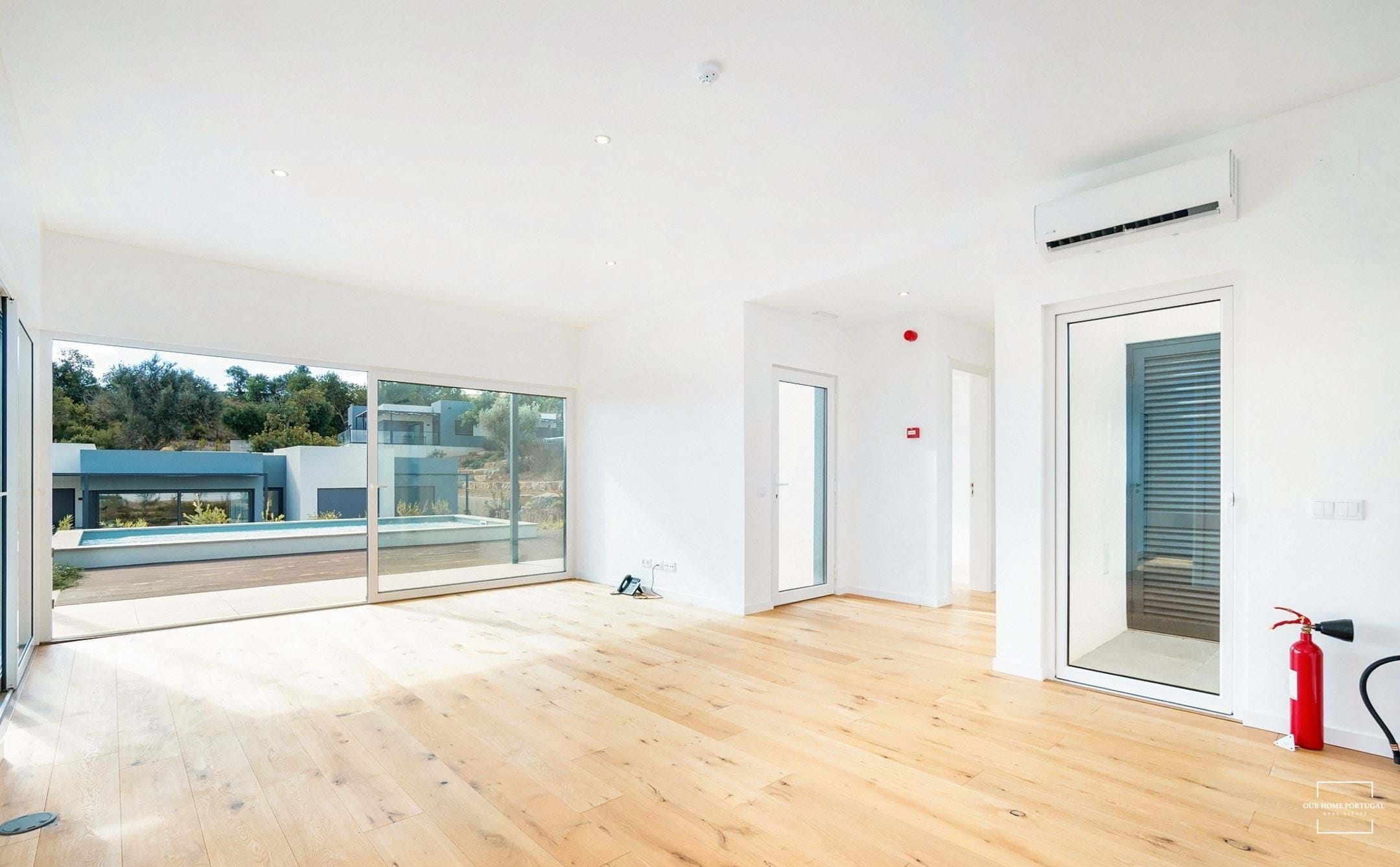 3 Bed, 2 Bath, HouseFor Sale, Lagoa, Faro, 8400-561