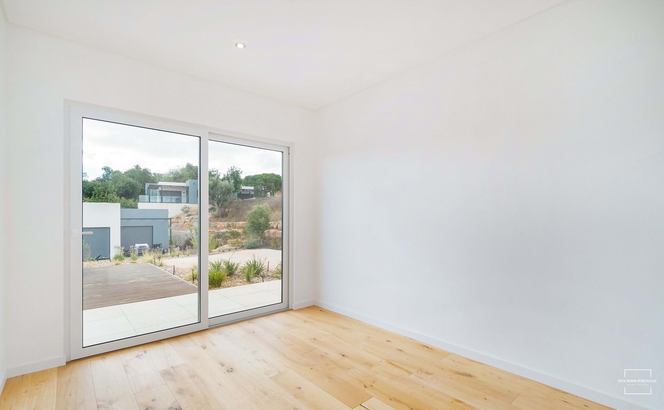 3 Bed, 2 Bath, HouseFor Sale, Lagoa, Faro, 8400-561