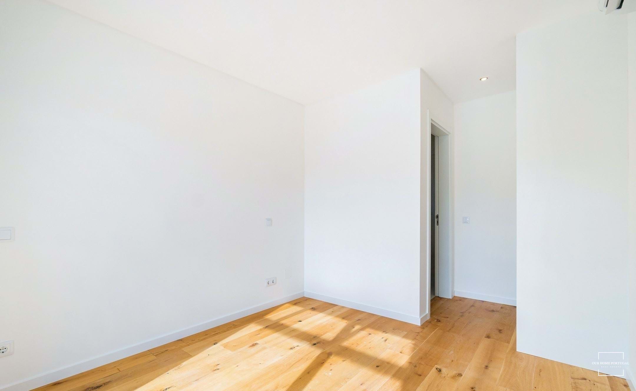 3 Bed, 2 Bath, HouseFor Sale, Lagoa, Faro, 8400-561