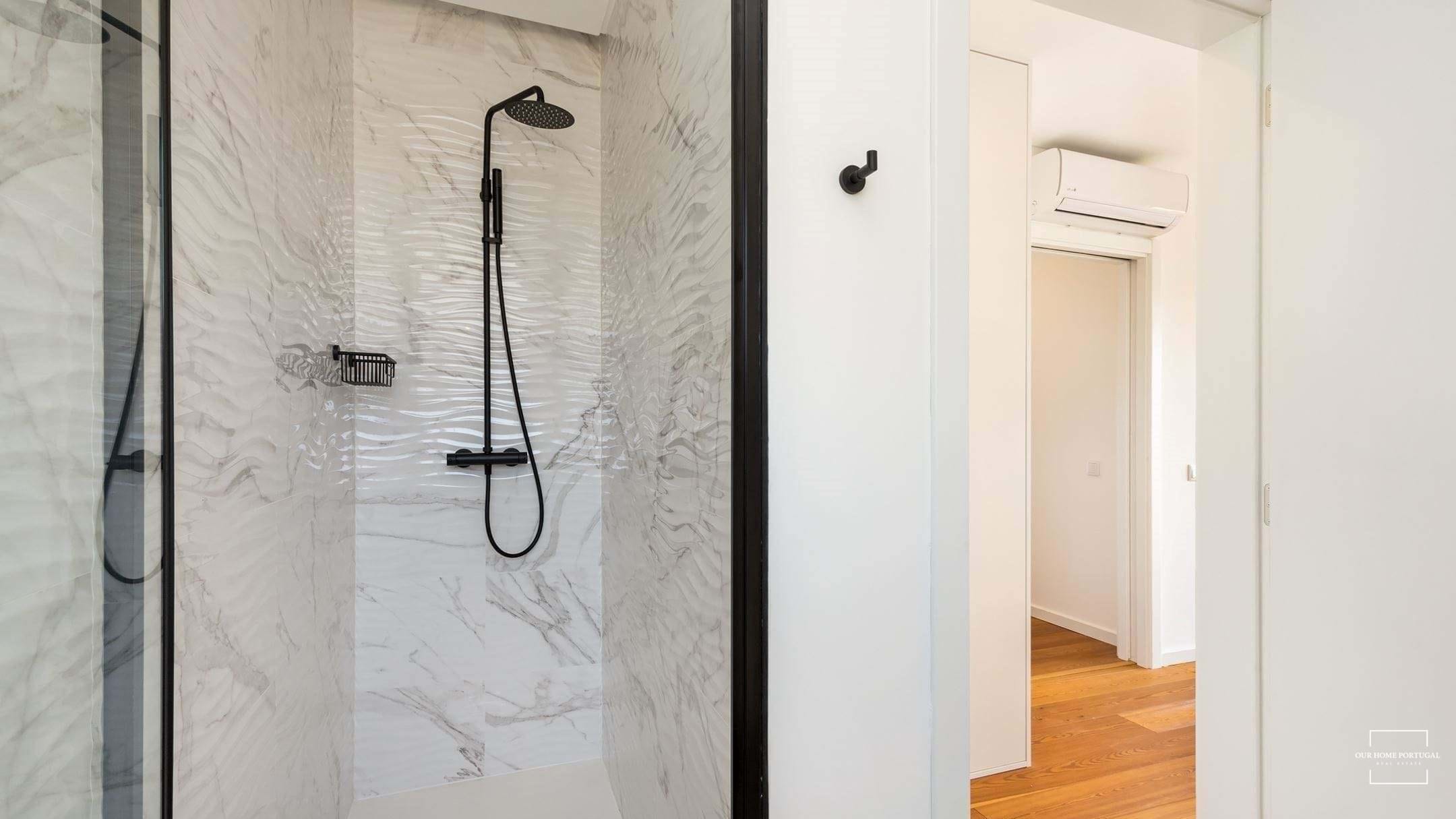 3 Bed, 2 Bath, HouseFor Sale, Lagoa, Faro, 8400-561