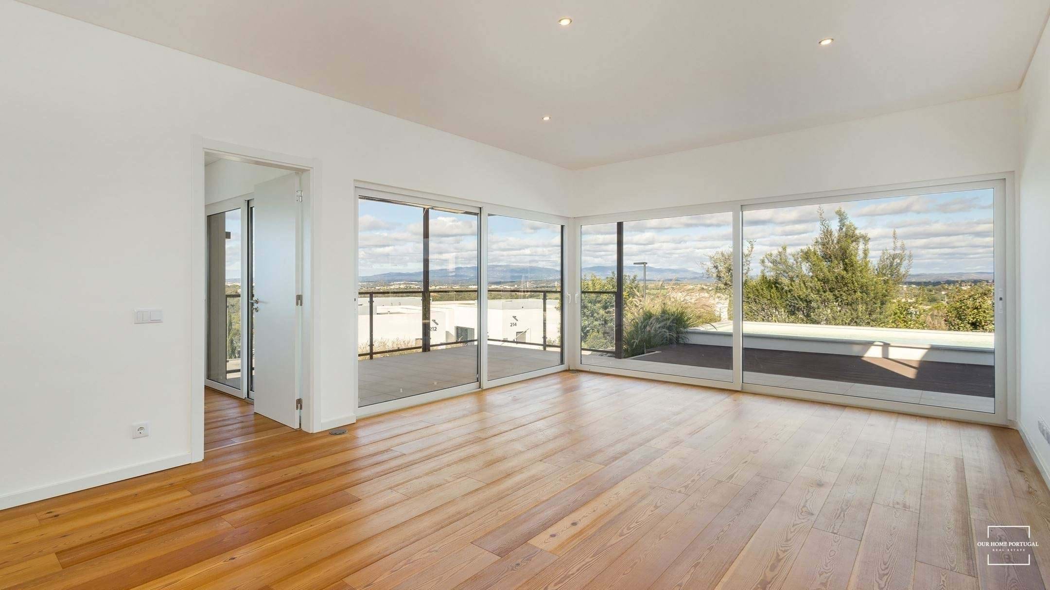 3 Bed, 2 Bath, HouseFor Sale, Lagoa, Faro, 8400-561