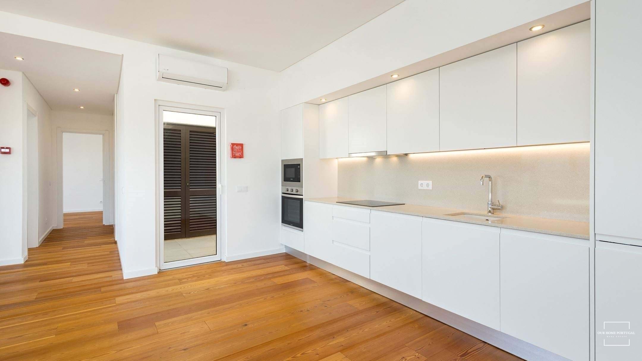 3 Bed, 2 Bath, HouseFor Sale, Lagoa, Faro, 8400-561