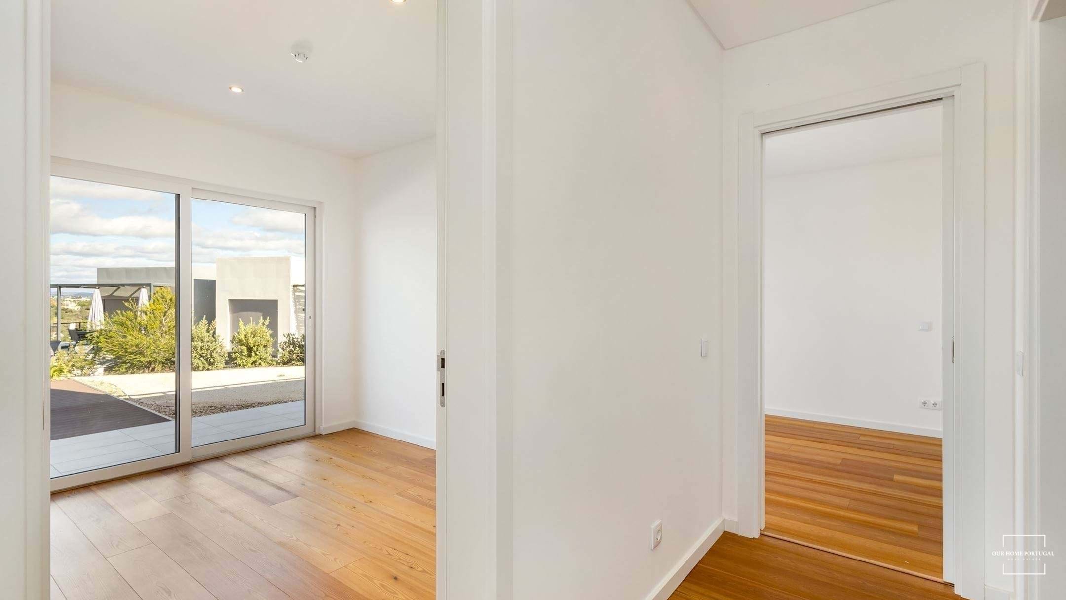 3 Bed, 2 Bath, HouseFor Sale, Lagoa, Faro, 8400-561