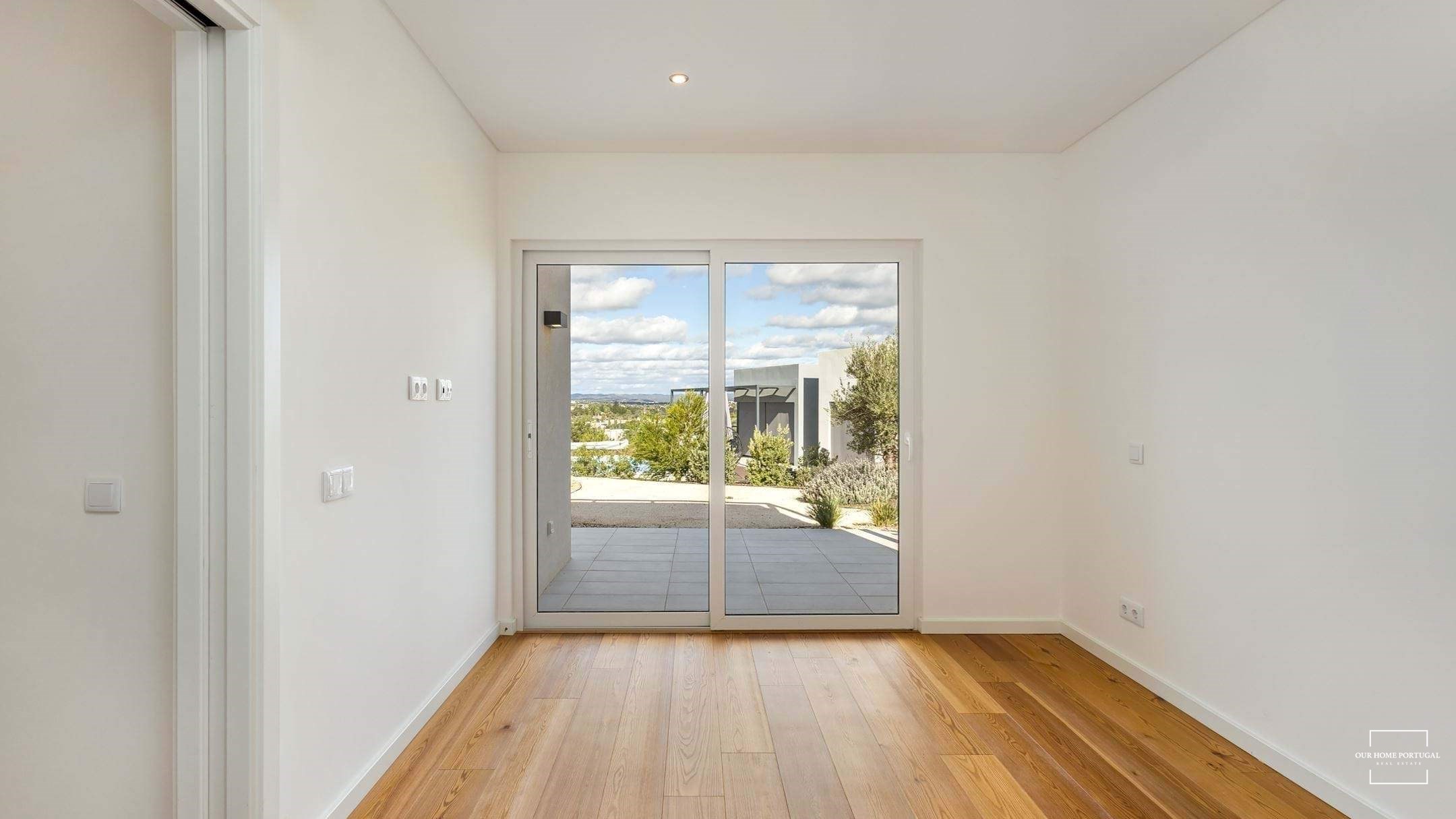 3 Bed, 2 Bath, HouseFor Sale, Lagoa, Faro, 8400-561