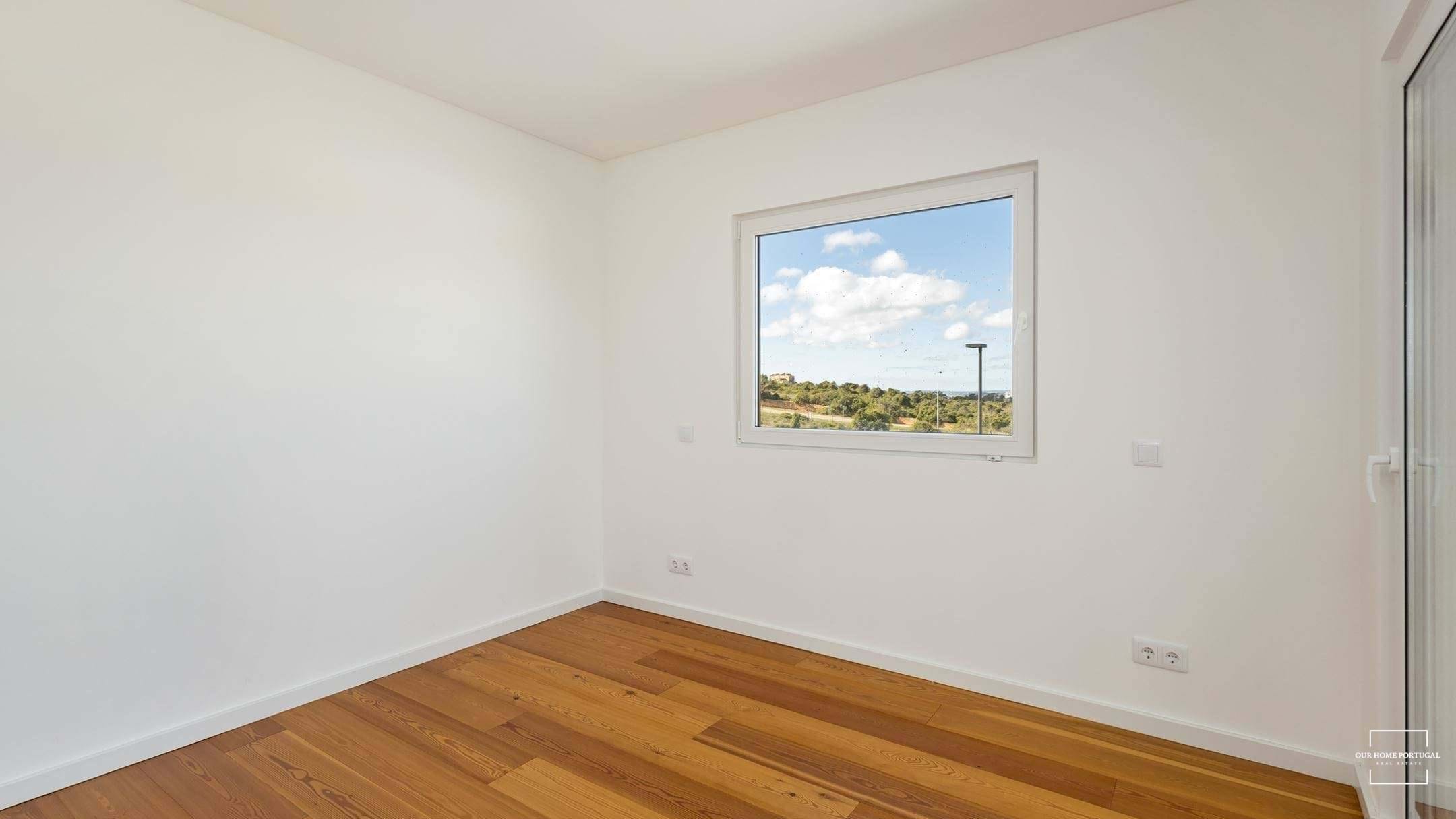 3 Bed, 2 Bath, HouseFor Sale, Lagoa, Faro, 8400-561